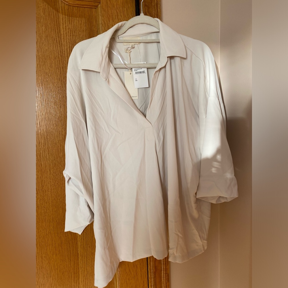 Mellóday silky blouse and pants set in off-white